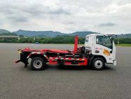 重汽豪曼藍(lán)綠牌純電動(dòng)新能源HDW5040ZXXLBEV型純電動(dòng)車廂可卸式垃圾車勾臂車